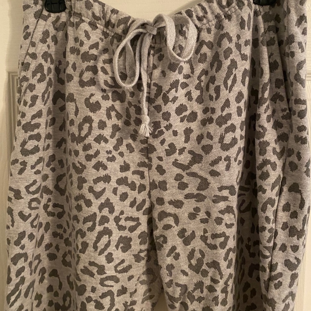 NEW Aerie Cheetah Print Crop Pants